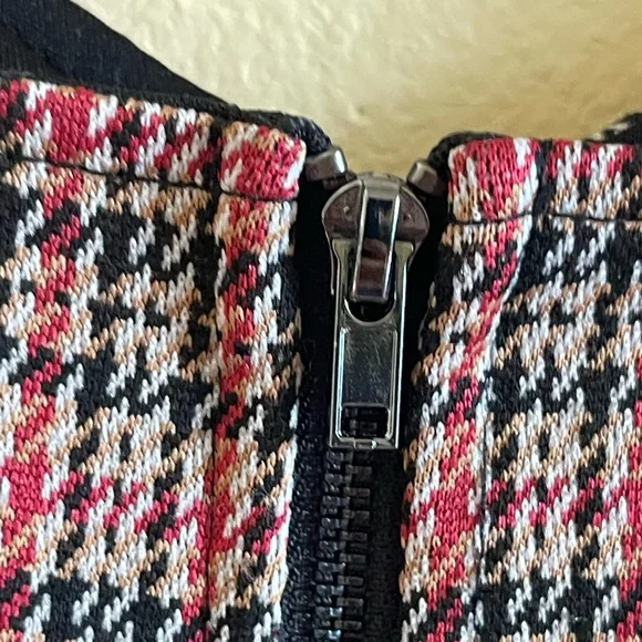 ✨ Fabulous Find! Inspired Hearts Black & White Sweater Dress - Size Small ✨ - Picture 6 of 7